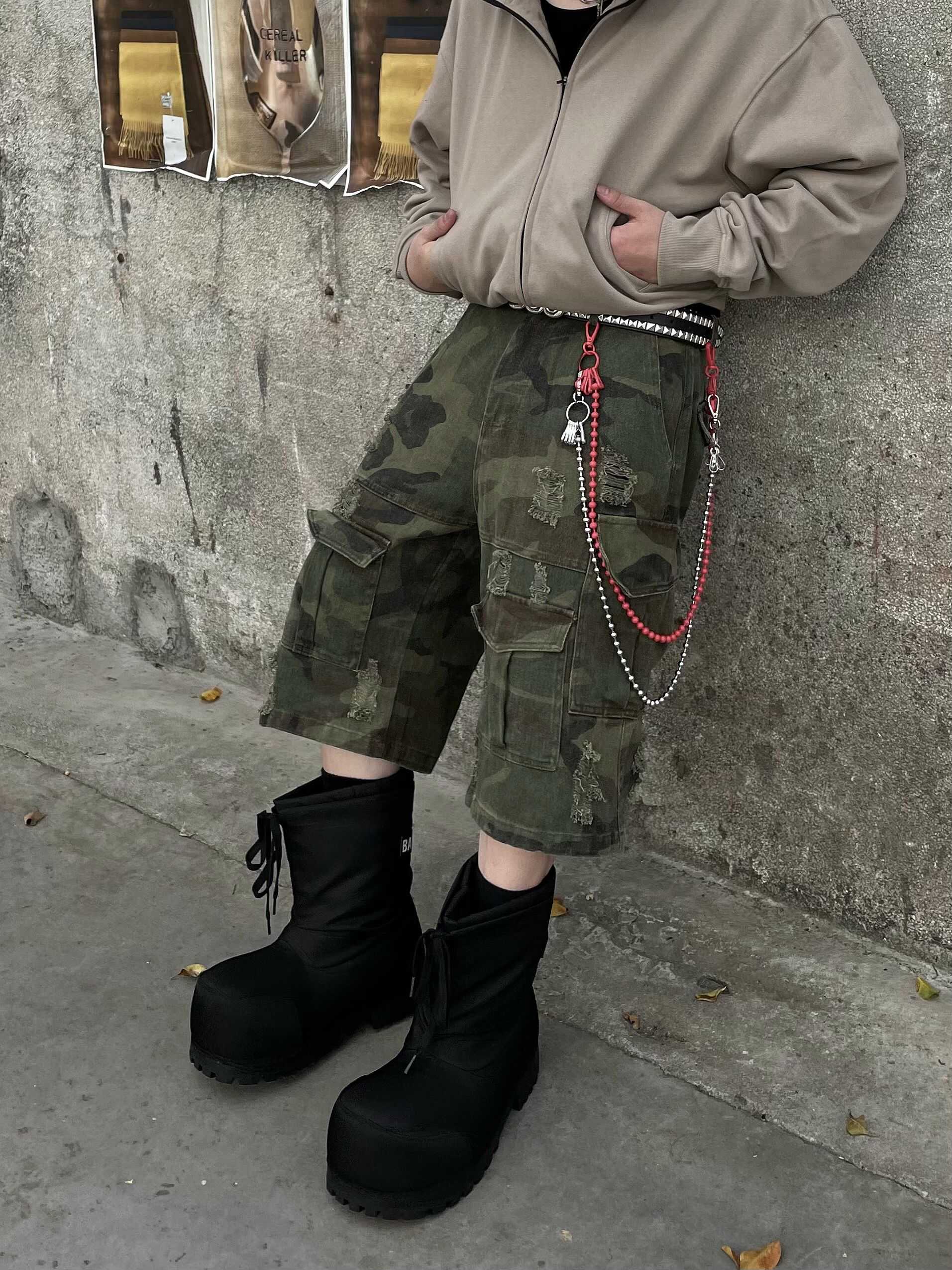 CAMO CARGO SHORTS