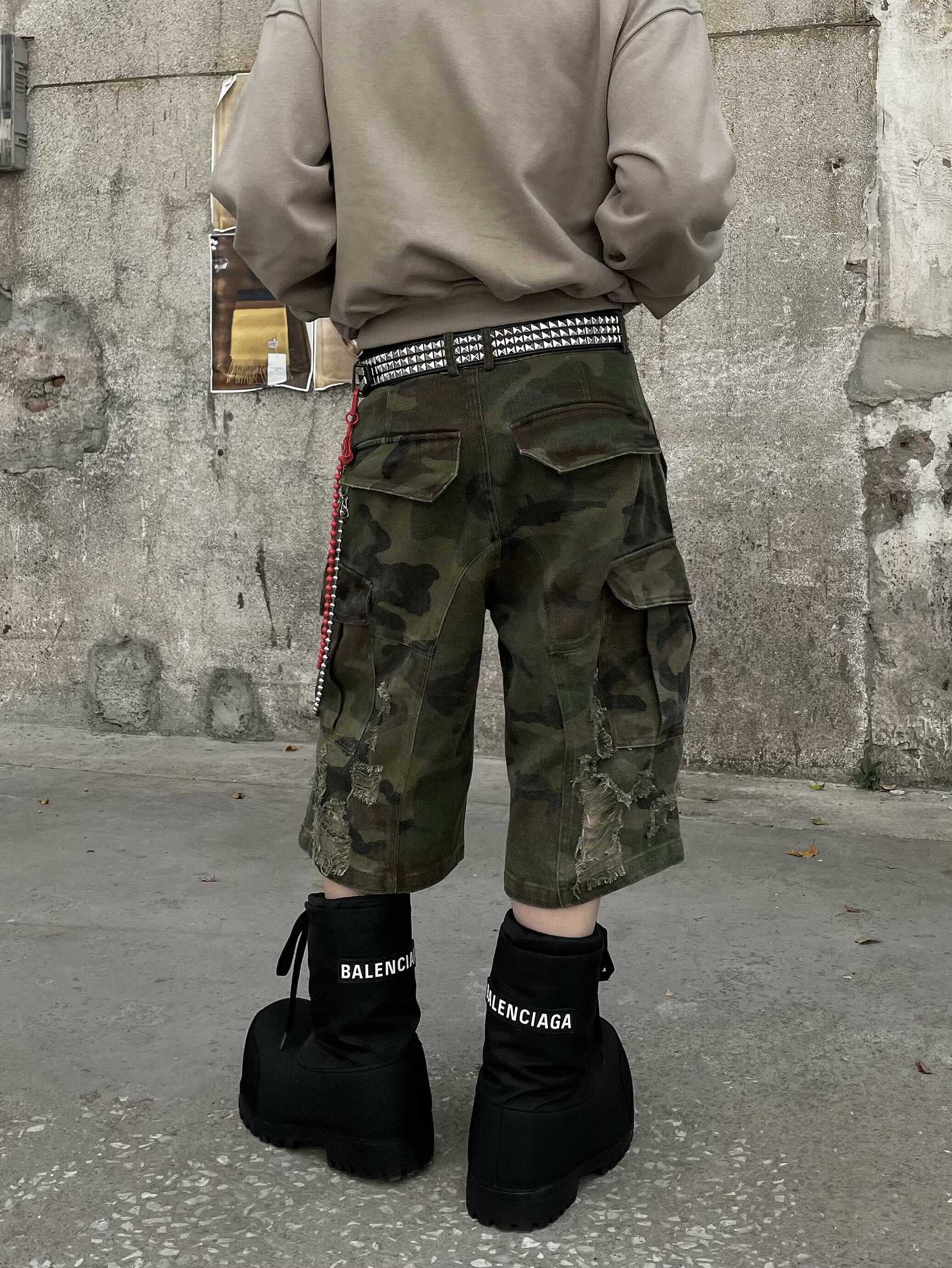 CAMO CARGO SHORTS