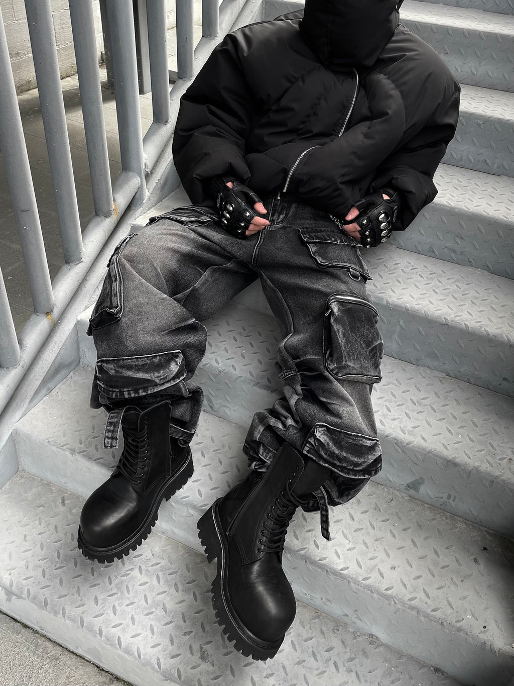 TECH UTILITY CARGO DENIM PANTS