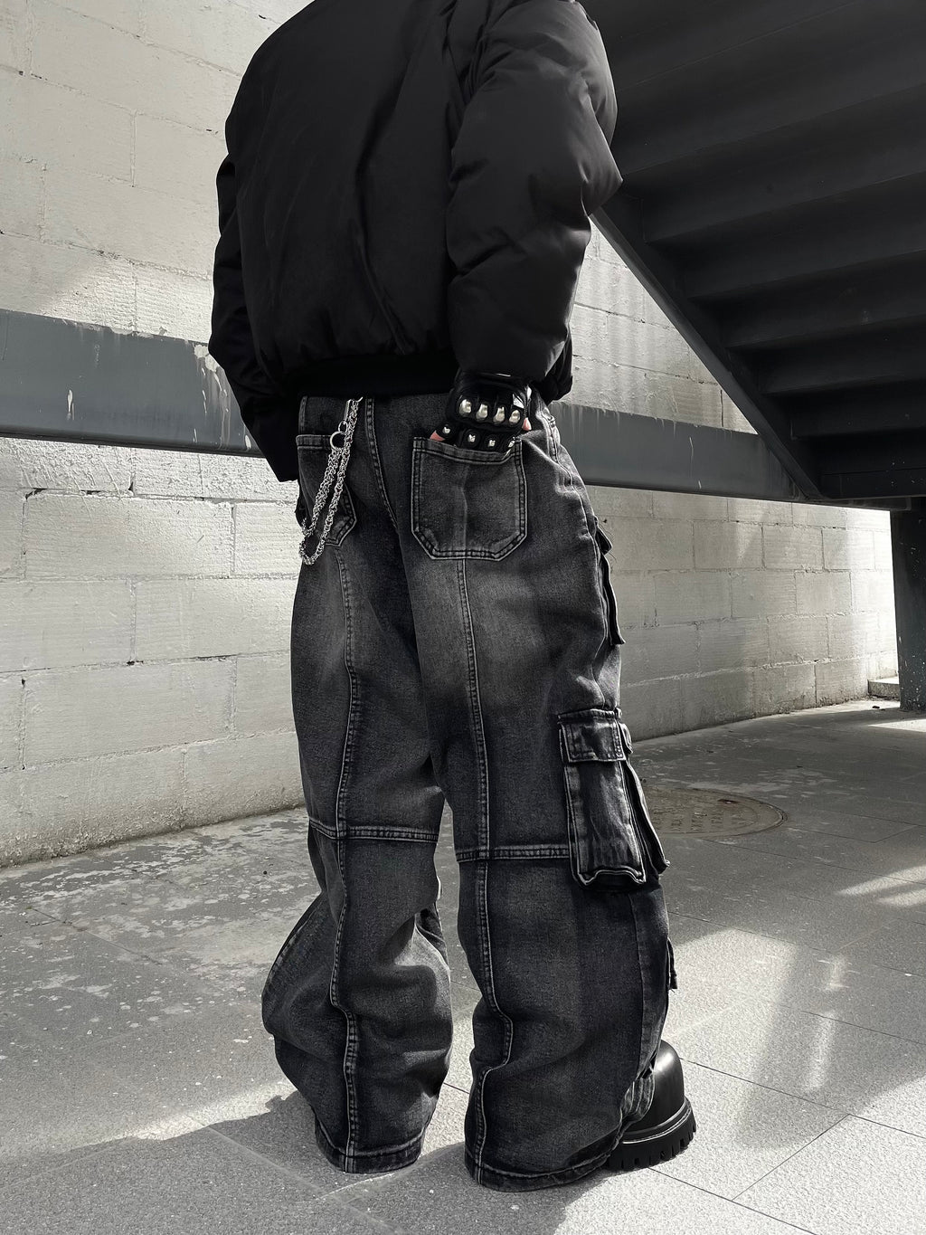 TECH UTILITY CARGO DENIM PANTS